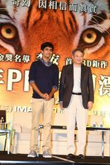组图：李安《少年PI》台湾首映 男主角行跪拜大礼