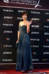 高清组图：众星亮相48届百想艺术大赏红地毯