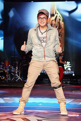 高清组图：萧亚轩谭永麟合唱彩排 用歌声征服歌迷