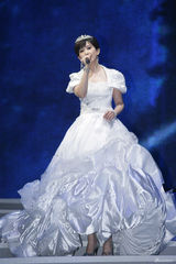 高清：孟庭苇化身月亮公主唱响“纯真年代”