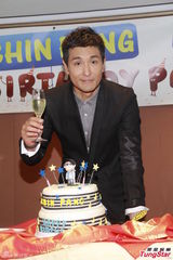 组图：陈展鹏望另一半爱运动 缘分到随时结婚