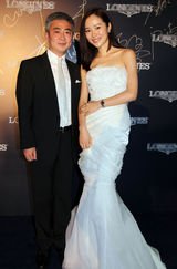 组图：温斯莱特亮相上海 江一燕美人鱼造型抢镜