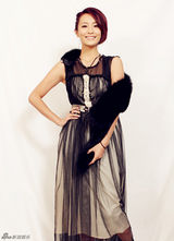 组图：《新神探联盟》杀青 韩晓饰富家女造型时尚