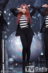 组图：Rain复出霸气夺冠 东方神起帅气回归