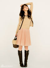 组图：日本模特宫田聪子示范89款秋季服饰搭配