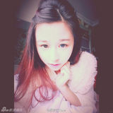 组图：好声音萌妹曝性感照 叼烟狂野秀乳沟