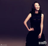 组图：赵子琪黑衣长裙拍大片 演绎“月光女神”