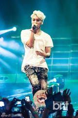 组图：SHINee与EXO-K等K-POP演唱会秀炫舞