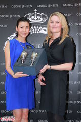 组图：蒙嘉慧出席活动否认末日完婚传闻