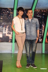 组图：梁咏琪婚后厨艺涨 自曝为老公学包饺子