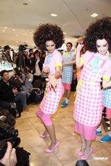 组图：林嘉绮霹雳娇妻装扮抢眼 与老公尚在蜜月期