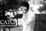 组图：韩片《Catch Me》推朱元经典造型写真集