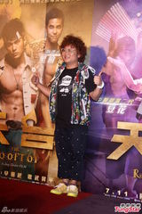 组图：周杰伦《天台》邀曾志伟纳豆柯有伦宣传