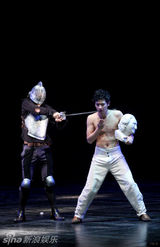 幻灯图：《堂吉诃德》演二轮 孟京辉谢幕连滚带爬