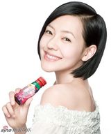 高清组图：小S俏丽代言 想与姐妹淘开派对