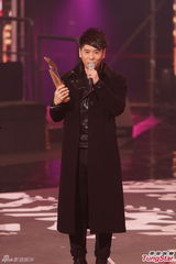 组图：容祖儿九夺劲歌金曲歌后 林峰获最受欢迎