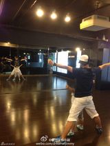 组图：微镜头下的小小志 呆萌可爱完胜童颜老爸