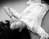 组图：韩星申敏儿最新服装写真 美腿甜笑令人着迷