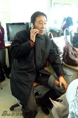 幻灯图：流行语霸占春晚四审 郭达黄宏节目反响平平