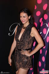 组图：徐濠萦染金发亮相称陈奕迅不刻意减肥