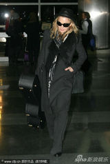 组图：麦当娜女儿随母曝光 发型奇特彰显叛逆个性