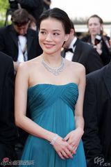 高清组图：舒淇闪耀戛纳红毯 摇曳生姿秀雪肌