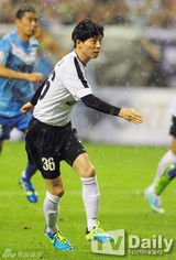 组图：朴智星领衔明星足球赛 收入捐四川灾区