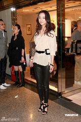 幻灯图：汤唯恭喜赵薇获千金 否认会做未婚妈妈