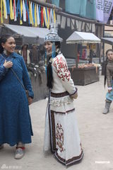 组图：《建元风云》胡军佘诗曼谈情 吴樾曝乞丐装