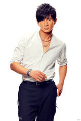 幻灯图：吴奇隆最新时尚帅气写真尽显熟男魅力