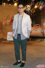 组图：许志安求狗仔队放过 JW久未见老板黎明