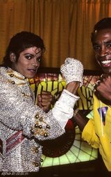 幻灯图集：杰克逊珍贵生活照曝光 旧照显现欢乐时光