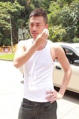 组图：林峰《雷霆扫毒》造型硬朗 官恩娜拍戏伤手指