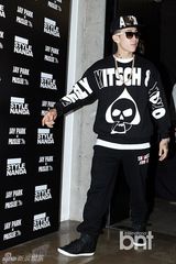 组图：朴载范BUMKEY助阵品牌活动献嘻哈舞台