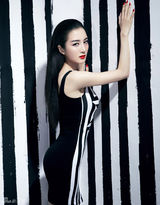组图：李依晓时尚大片黑白条纹彰显百变气质