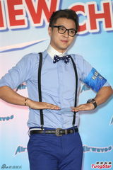 组图：罗志祥扮“罗主任” 搞笑大跳啾啾舞