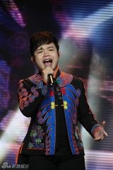 组图：群星亮相华语传媒大奖 汪峰获年度艺人奖