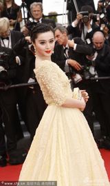 组图：范冰冰助阵红毯蕾丝纱裙雍容繁复