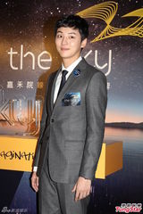 组图：尹施允望进军中国 与允儿亲热无惧李升基