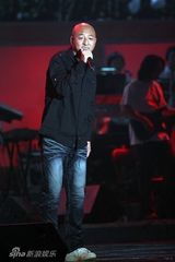 幻灯图集：老中青三代歌手齐聚六十年金曲盛典