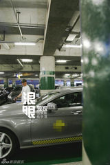 组图：吴镇宇频繁往返内地 驾豪车疑京城置业