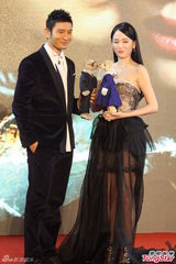 组图：黄晓明拒春晚邀约 吕佳容爆乳陈乔恩偷瞄