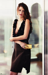 高清组图：米莎-巴顿登杂志封面