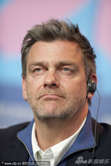 组图：《简-曼斯菲尔德的车》发布会凯瑟琳振臂高呼