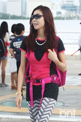 组图：韩星韩恩贞等《丛林的法则》成员赴非洲