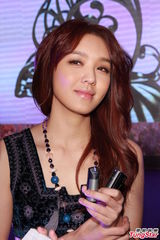 组图：官恩娜换男友转香水 陈嘉桓新片演援交女