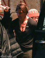 组图：克鲁斯《碟中谍4》片场狂奔 露招牌笑容