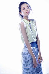 组图：佟丽娅时尚大片 造型百变打造OL风