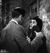 高清组图：伊丽莎白-泰勒绝版照片曝光 16岁如少妇