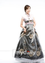 组图：Beast与4minute等韩星穿韩服送中秋祝福